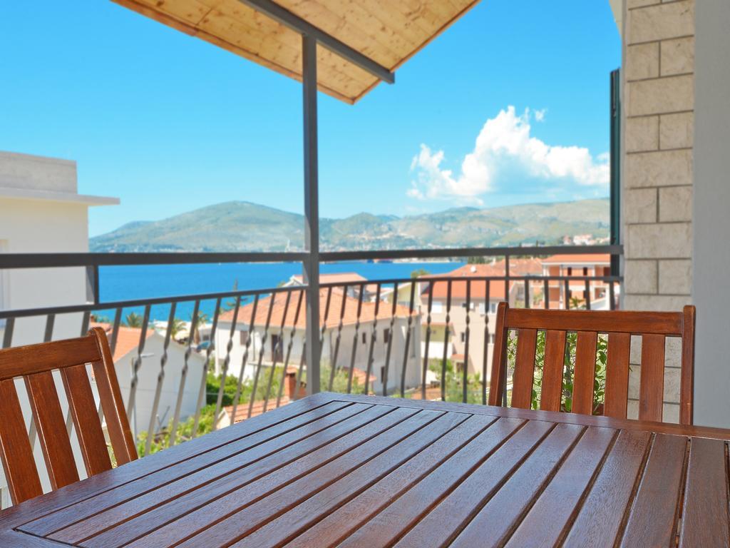 Apartment Vukadin Trogir Ngoại thất bức ảnh